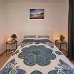 Apartament Sunny With Terrace In