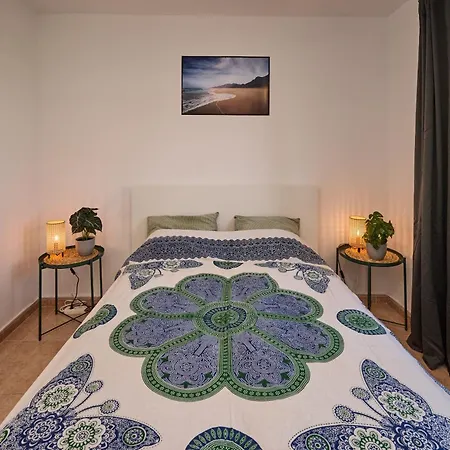 Appartamento Sunny With Terrace In