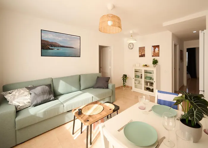 Διαμέρισμα Sunny With Terrace In